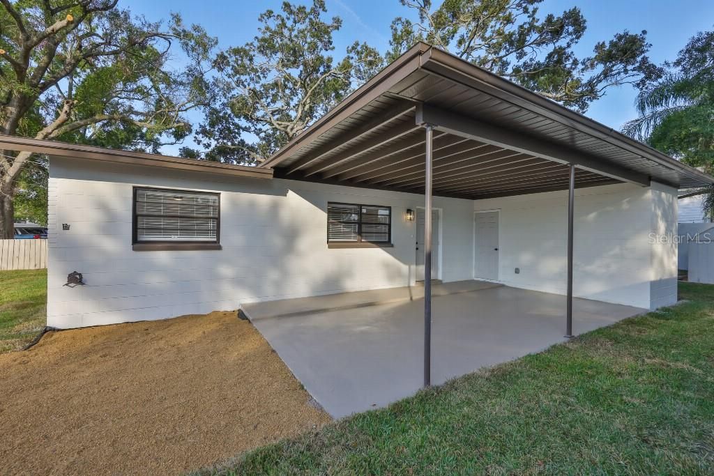 For Sale: $355,000 (3 beds, 1 baths, 988 Square Feet)