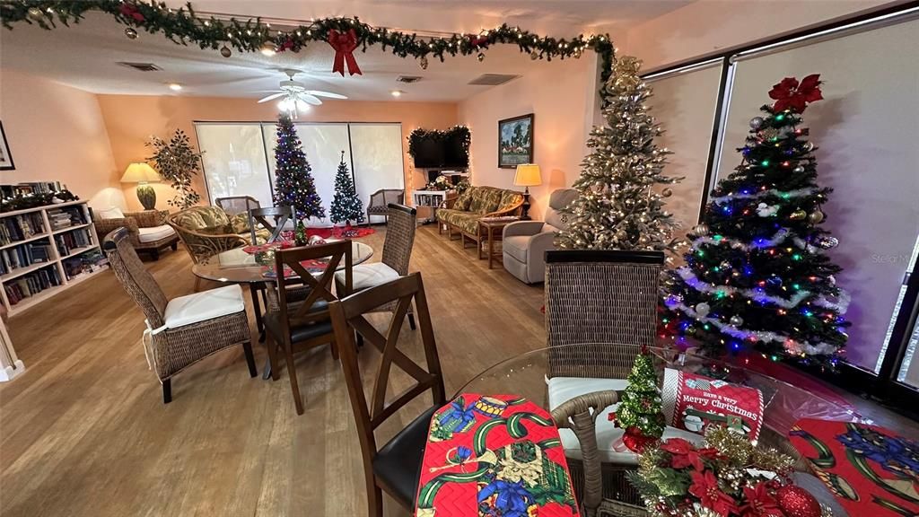 For Sale: $165,999 (1 beds, 1 baths, 760 Square Feet)