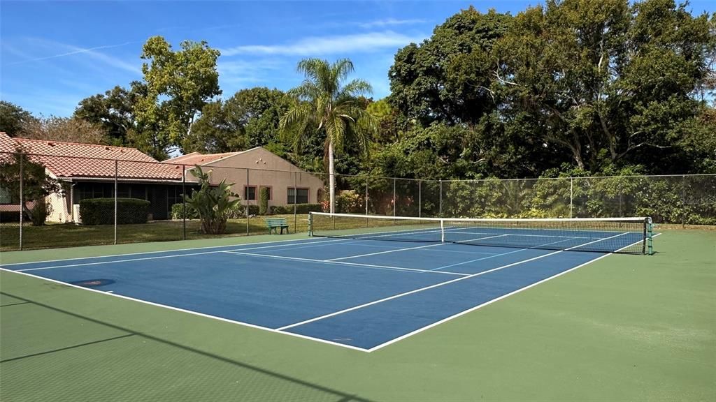 For Sale: $165,999 (1 beds, 1 baths, 760 Square Feet)