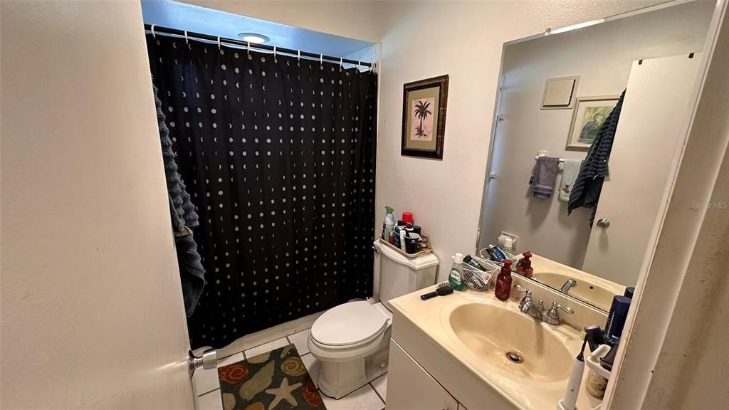 For Sale: $165,999 (1 beds, 1 baths, 760 Square Feet)