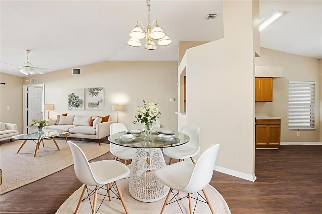 На продажу: $309,900 (4 спален, 2 ванн, 1507 Квадратных фут)