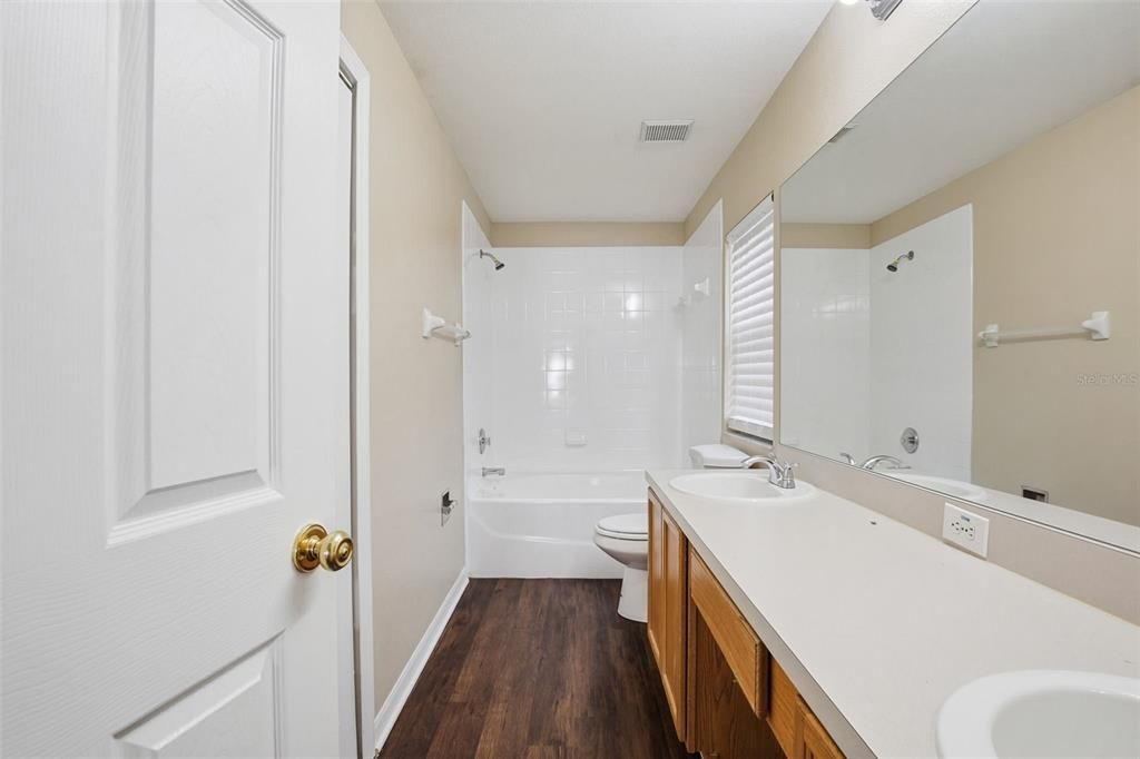 На продажу: $309,900 (4 спален, 2 ванн, 1507 Квадратных фут)