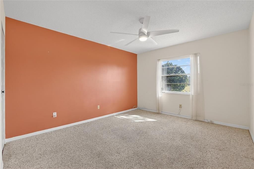 For Sale: $134,900 (2 beds, 2 baths, 984 Square Feet)