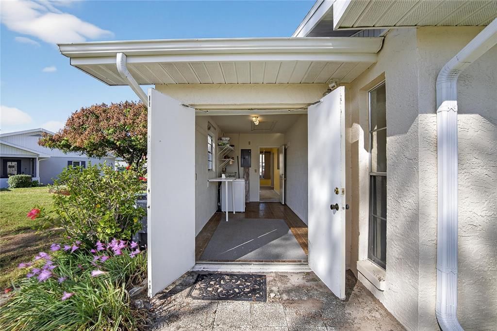 For Sale: $134,900 (2 beds, 2 baths, 984 Square Feet)