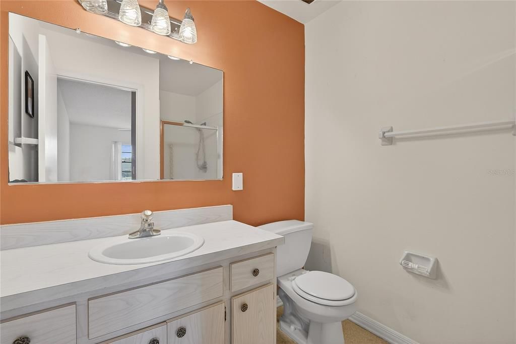 For Sale: $134,900 (2 beds, 2 baths, 984 Square Feet)