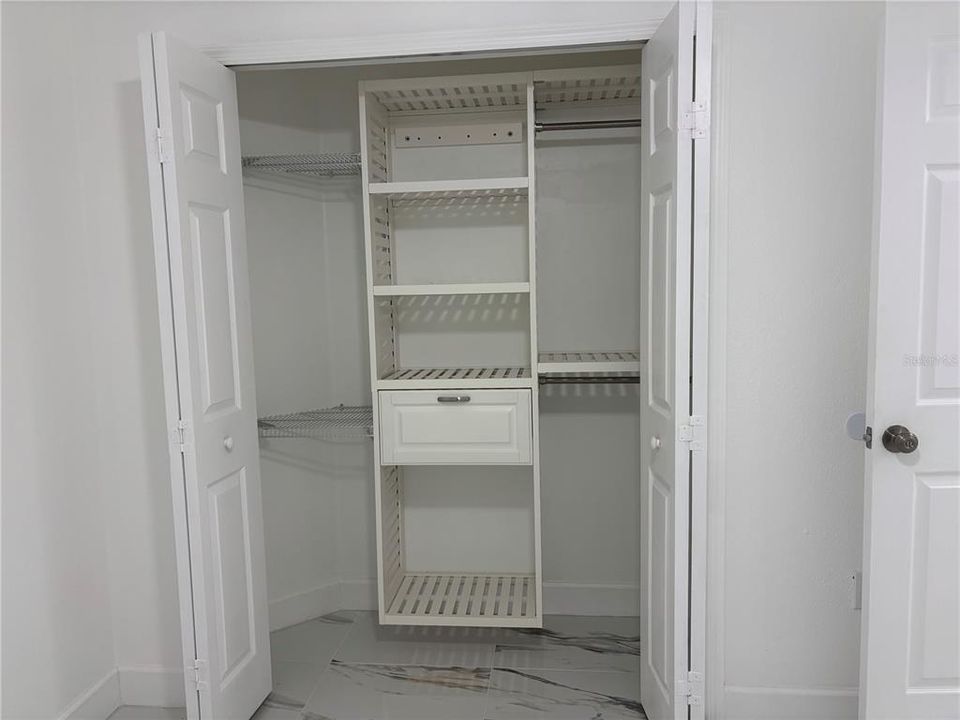 For Rent: $2,400 (3 beds, 2 baths, 1842 Square Feet)