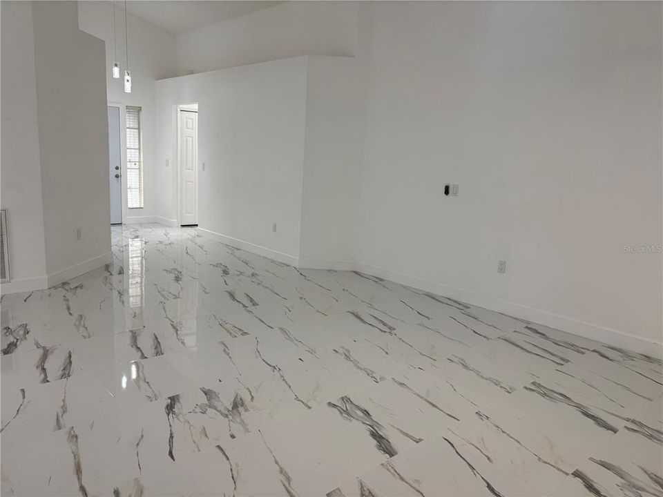 For Rent: $2,400 (3 beds, 2 baths, 1842 Square Feet)