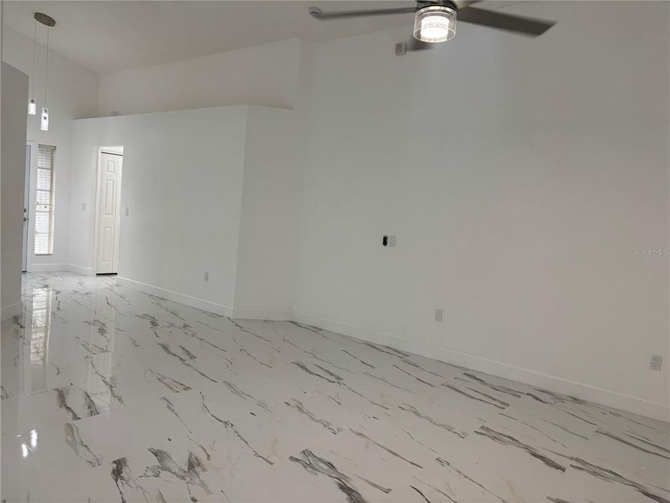 For Rent: $2,400 (3 beds, 2 baths, 1842 Square Feet)