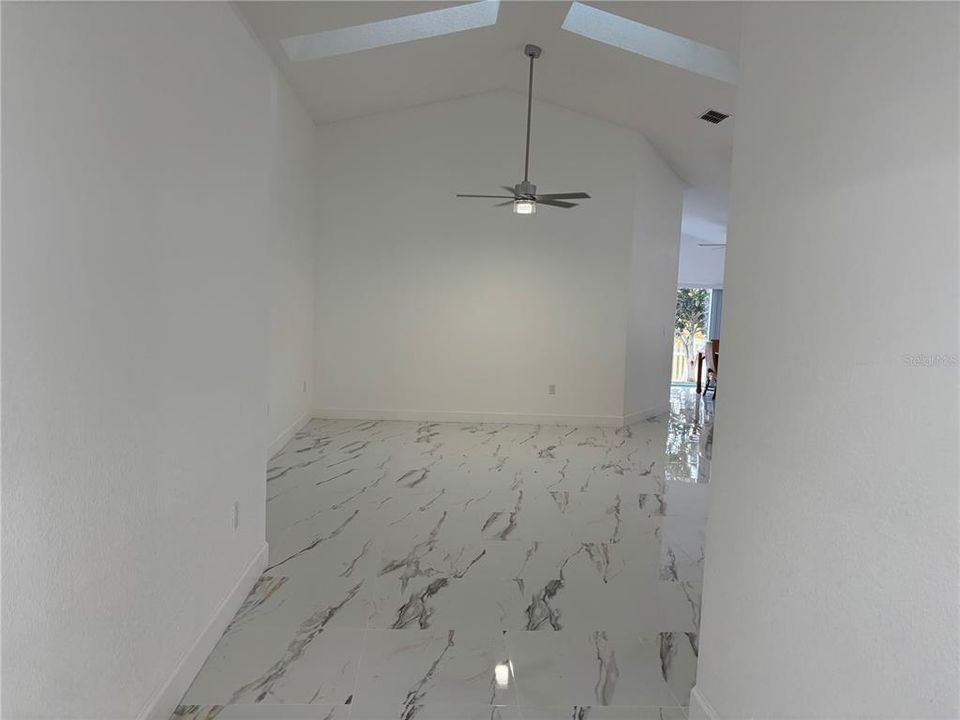 For Rent: $2,400 (3 beds, 2 baths, 1842 Square Feet)