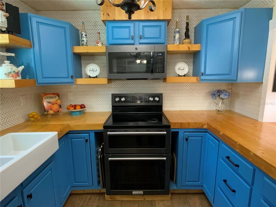 待售: $715,000 (4 贝兹, 4 浴室, 2398 平方英尺)