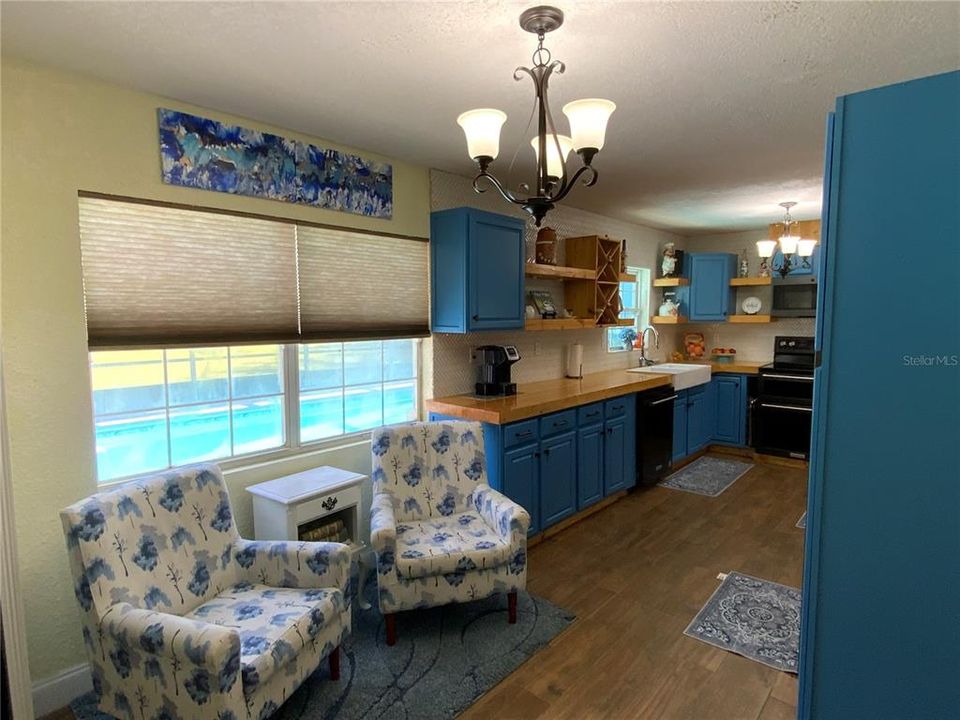 待售: $715,000 (4 贝兹, 4 浴室, 2398 平方英尺)