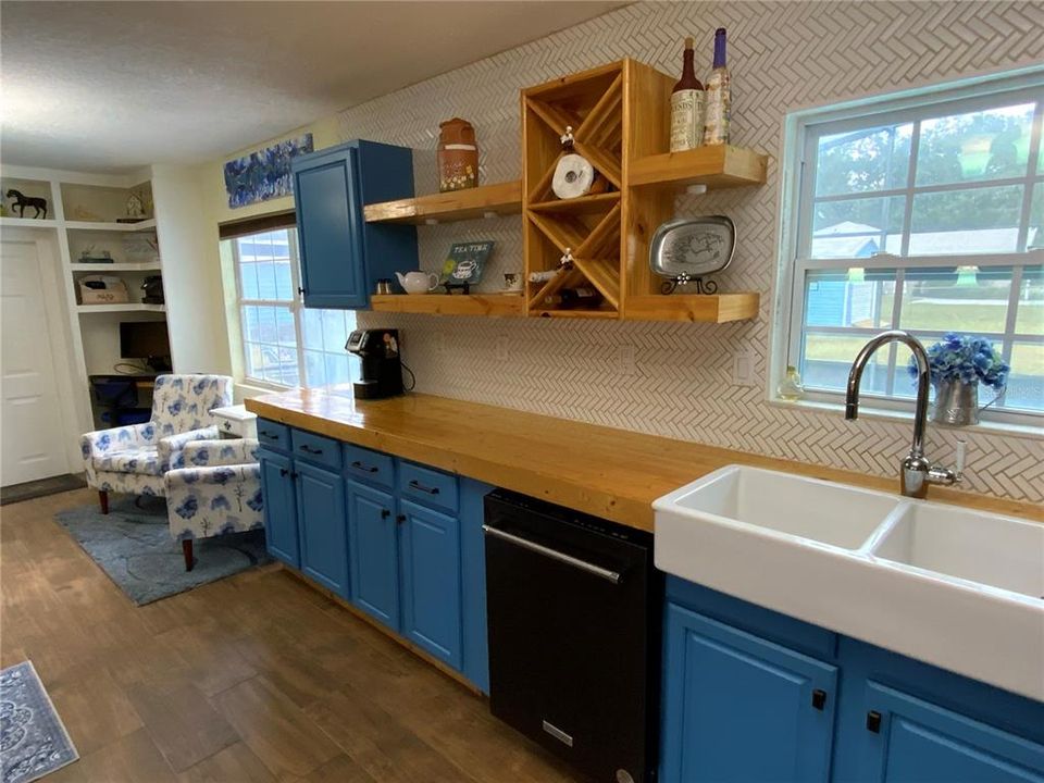 待售: $715,000 (4 贝兹, 4 浴室, 2398 平方英尺)