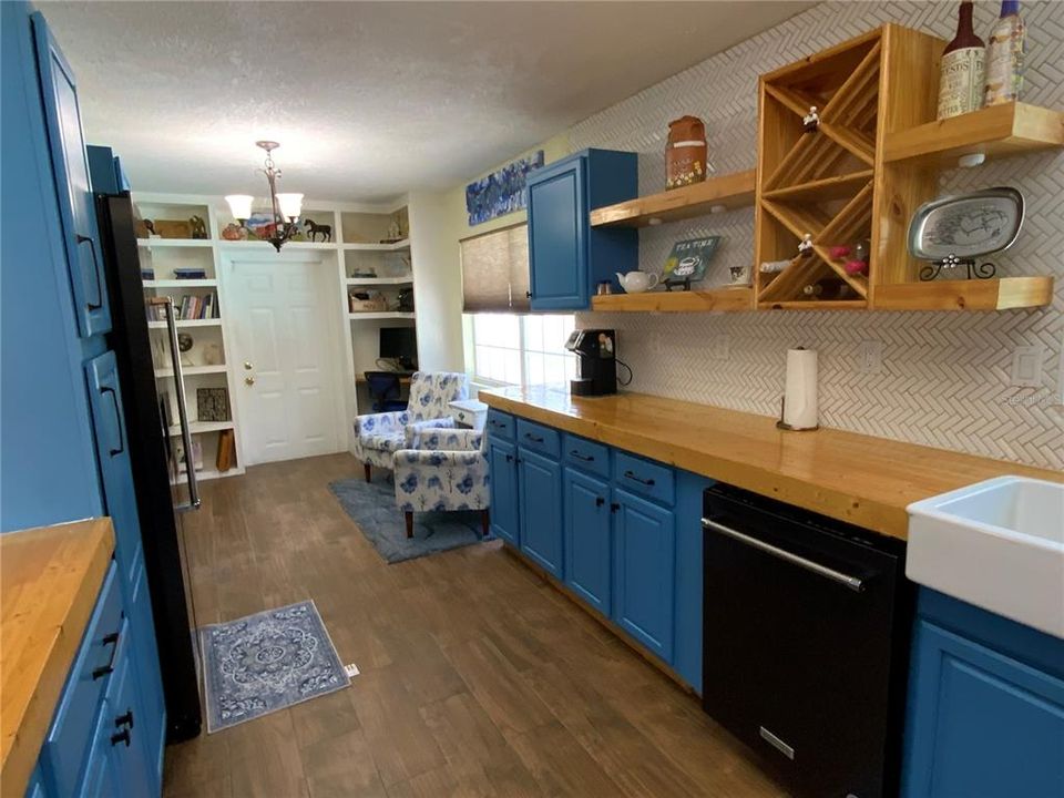 待售: $715,000 (4 贝兹, 4 浴室, 2398 平方英尺)