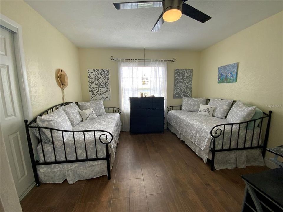 待售: $715,000 (4 贝兹, 4 浴室, 2398 平方英尺)