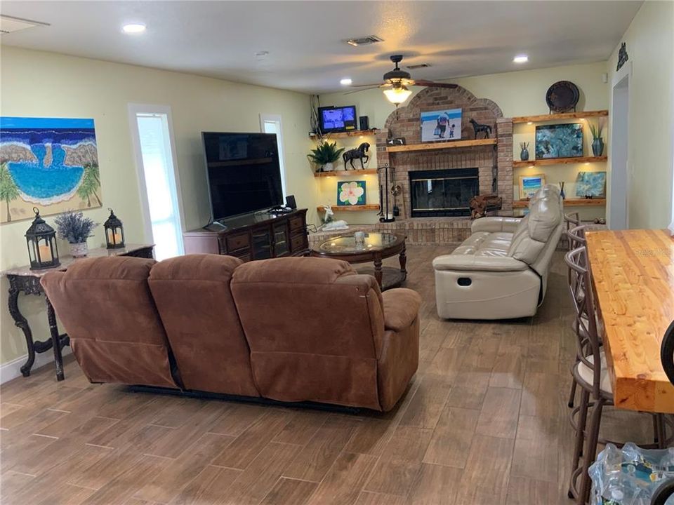 待售: $715,000 (4 贝兹, 4 浴室, 2398 平方英尺)