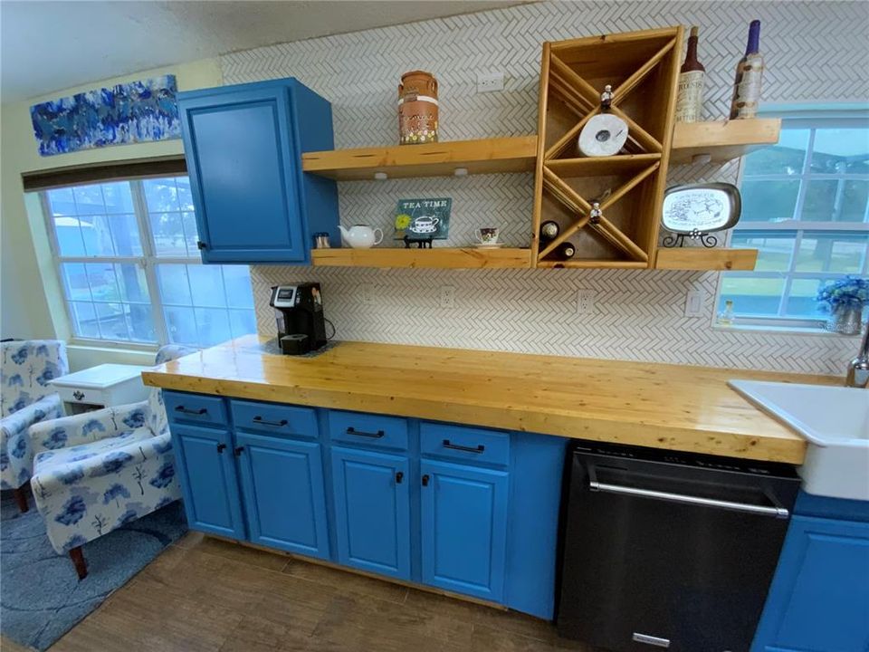 待售: $715,000 (4 贝兹, 4 浴室, 2398 平方英尺)