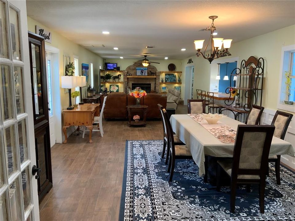 待售: $715,000 (4 贝兹, 4 浴室, 2398 平方英尺)