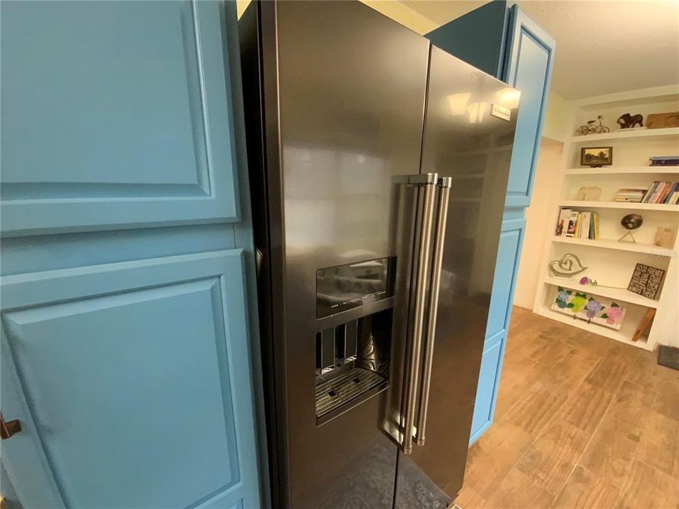 待售: $715,000 (4 贝兹, 4 浴室, 2398 平方英尺)