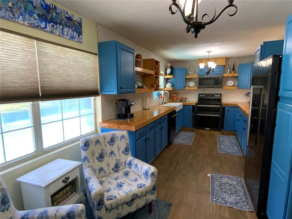 待售: $715,000 (4 贝兹, 4 浴室, 2398 平方英尺)