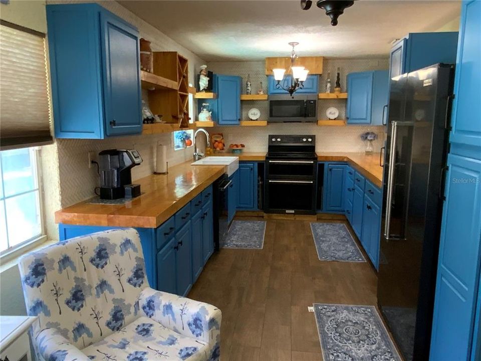 待售: $715,000 (4 贝兹, 4 浴室, 2398 平方英尺)