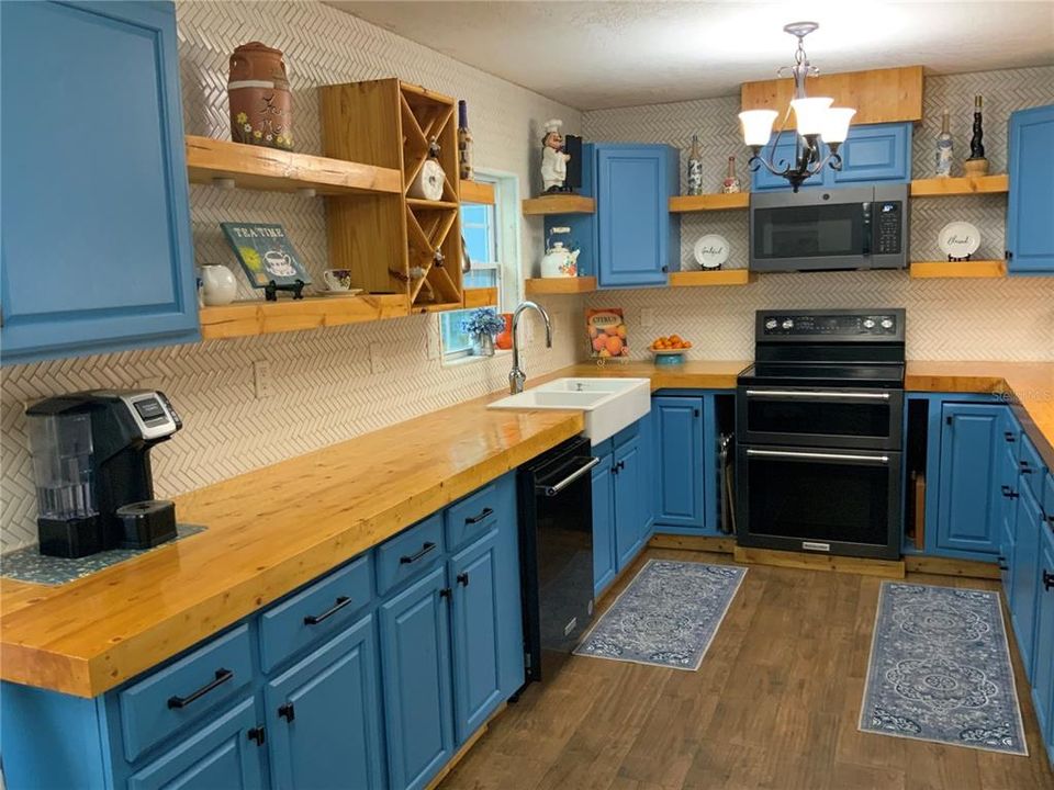 待售: $715,000 (4 贝兹, 4 浴室, 2398 平方英尺)