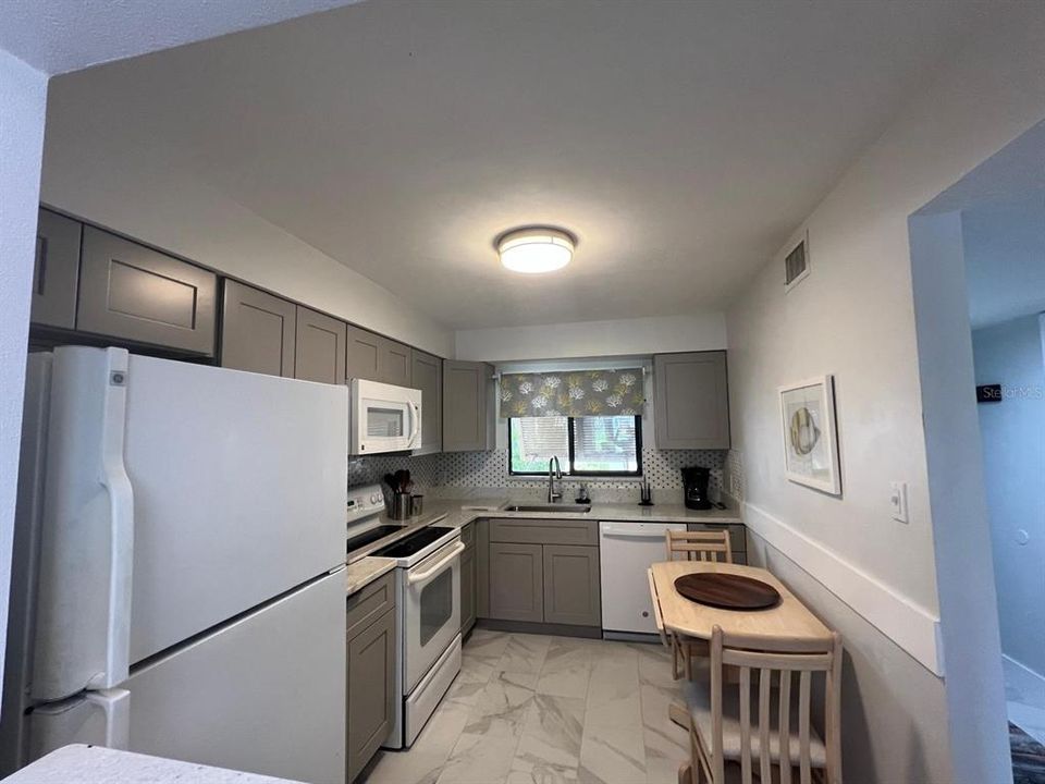 В аренду: $1,890 (2 спален, 2 ванн, 1145 Квадратных фут)