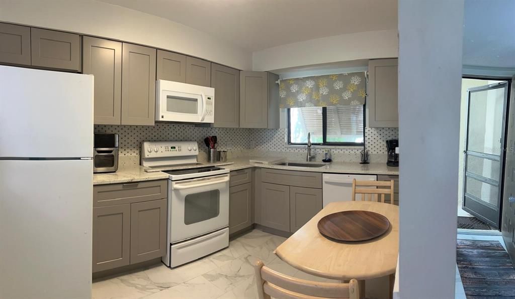 В аренду: $1,890 (2 спален, 2 ванн, 1145 Квадратных фут)