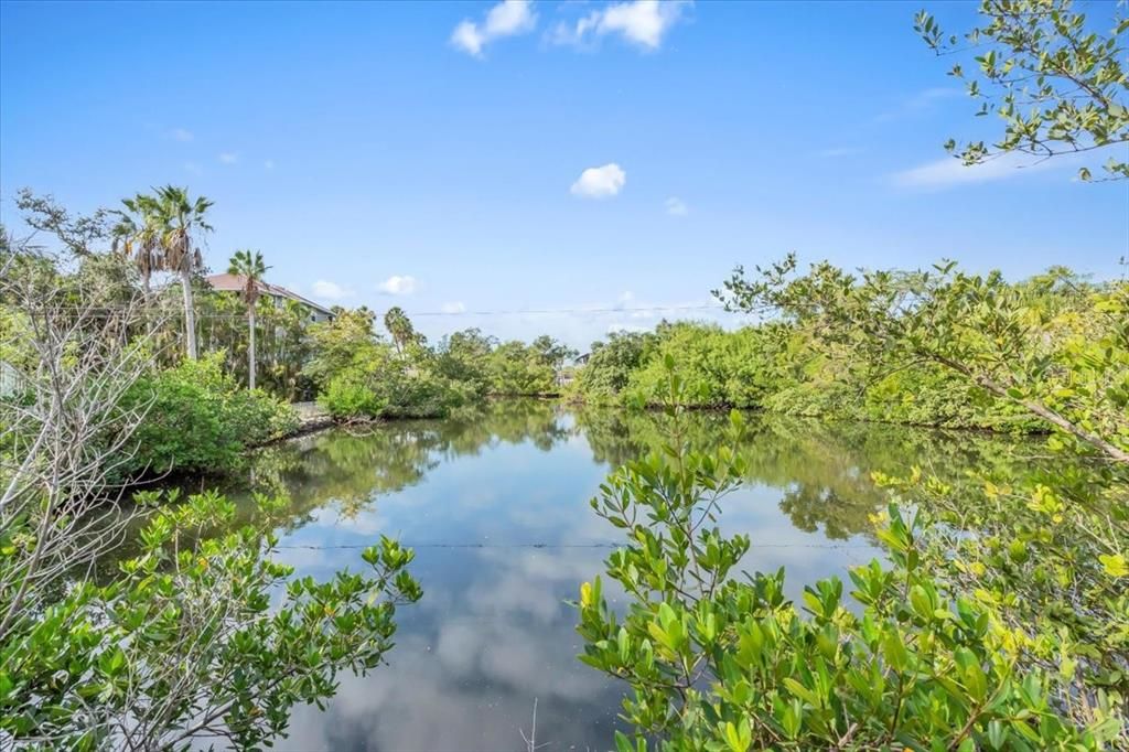 For Sale: $1,395,000 (4 beds, 4 baths, 2470 Square Feet)