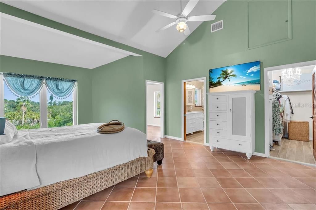 For Sale: $1,395,000 (4 beds, 4 baths, 2470 Square Feet)