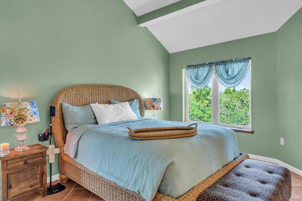 For Sale: $1,395,000 (4 beds, 4 baths, 2470 Square Feet)