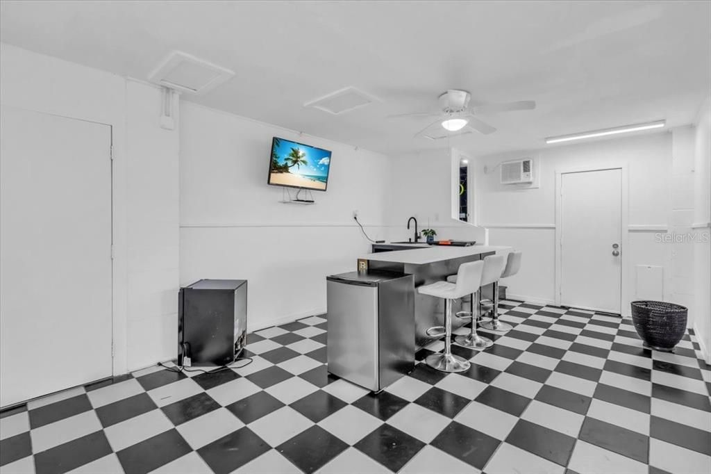 For Sale: $1,395,000 (4 beds, 4 baths, 2470 Square Feet)