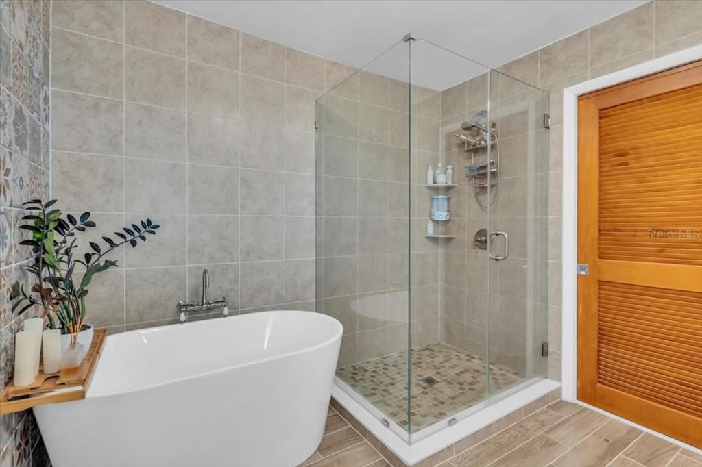 For Sale: $1,395,000 (4 beds, 4 baths, 2470 Square Feet)