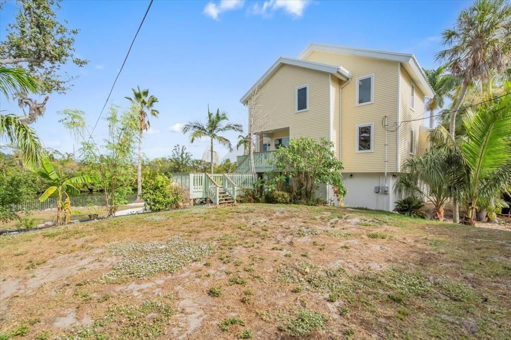 For Sale: $1,395,000 (4 beds, 4 baths, 2470 Square Feet)