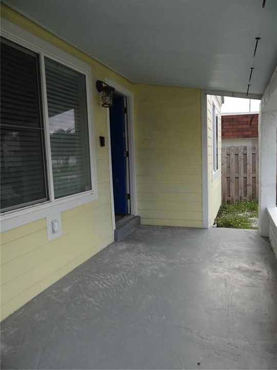 На продажу: $360,000 (2 спален, 1 ванн, 936 Квадратных фут)