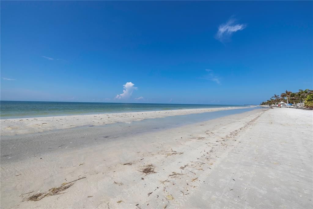 На продажу: $360,000 (2 спален, 1 ванн, 936 Квадратных фут)