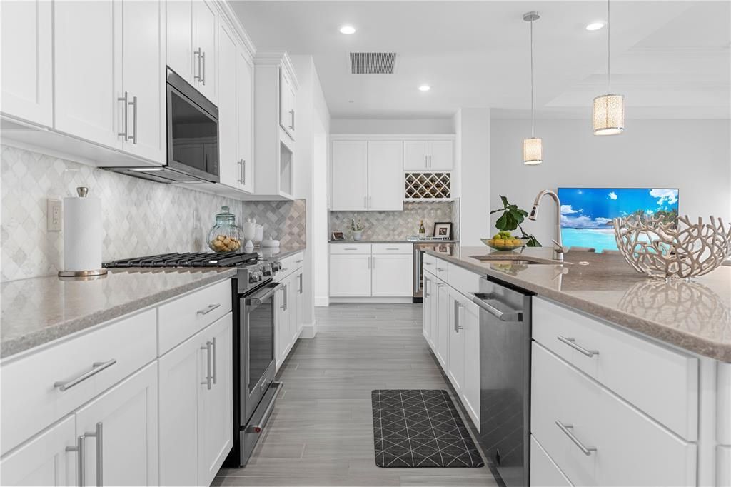 For Sale: $789,900 (3 beds, 2 baths, 2278 Square Feet)