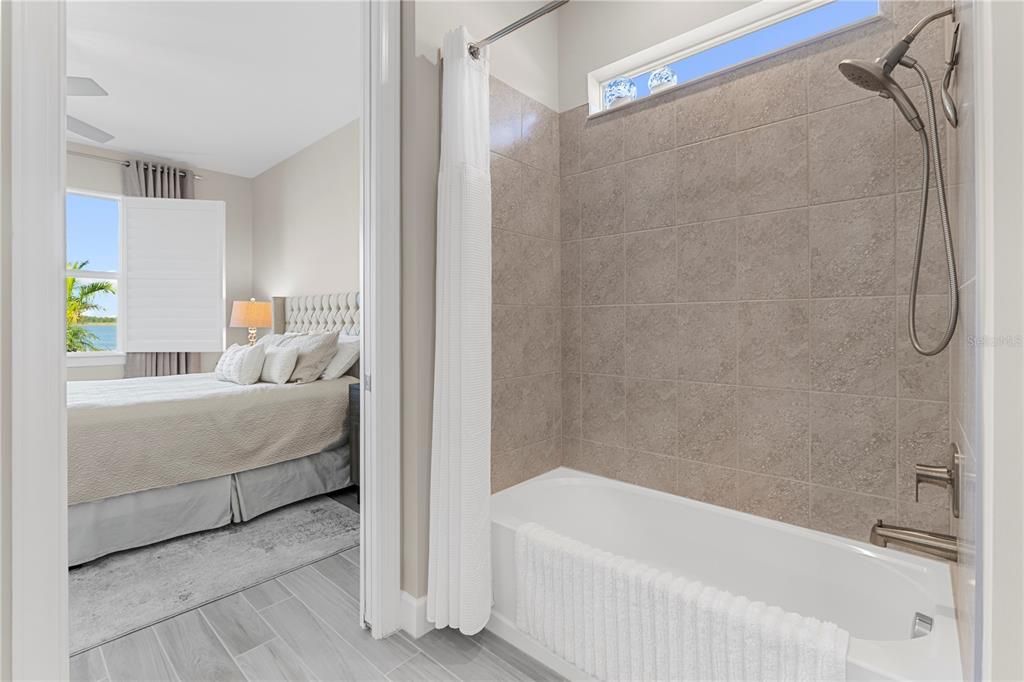 For Sale: $789,900 (3 beds, 2 baths, 2278 Square Feet)