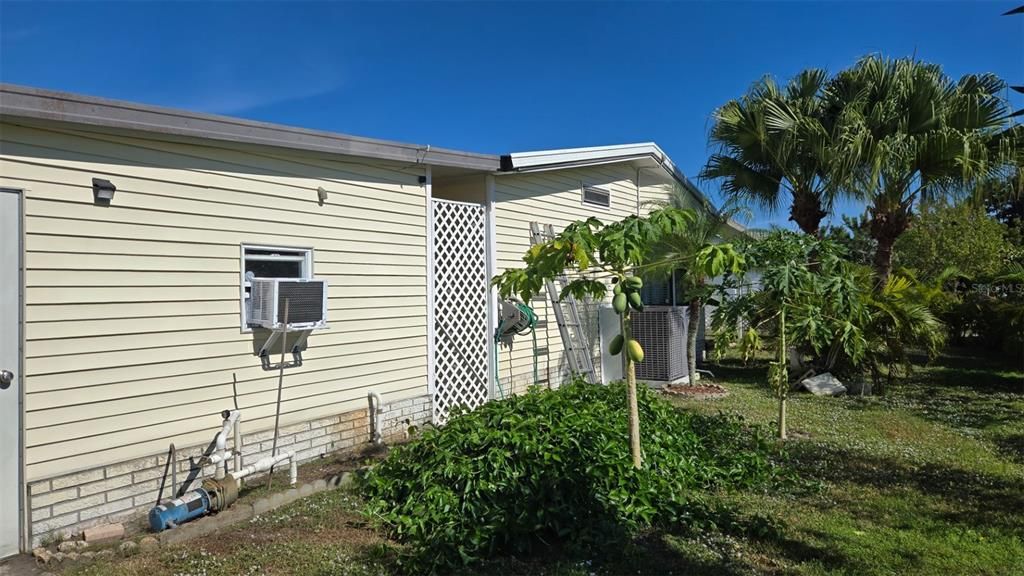 待售: $278,000 (2 贝兹, 2 浴室, 1632 平方英尺)