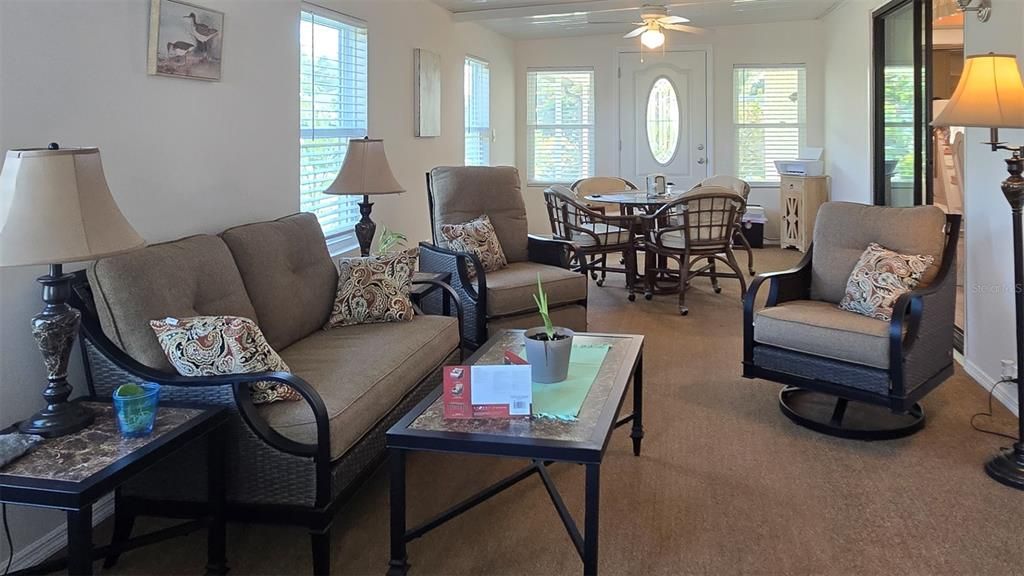 待售: $278,000 (2 贝兹, 2 浴室, 1632 平方英尺)