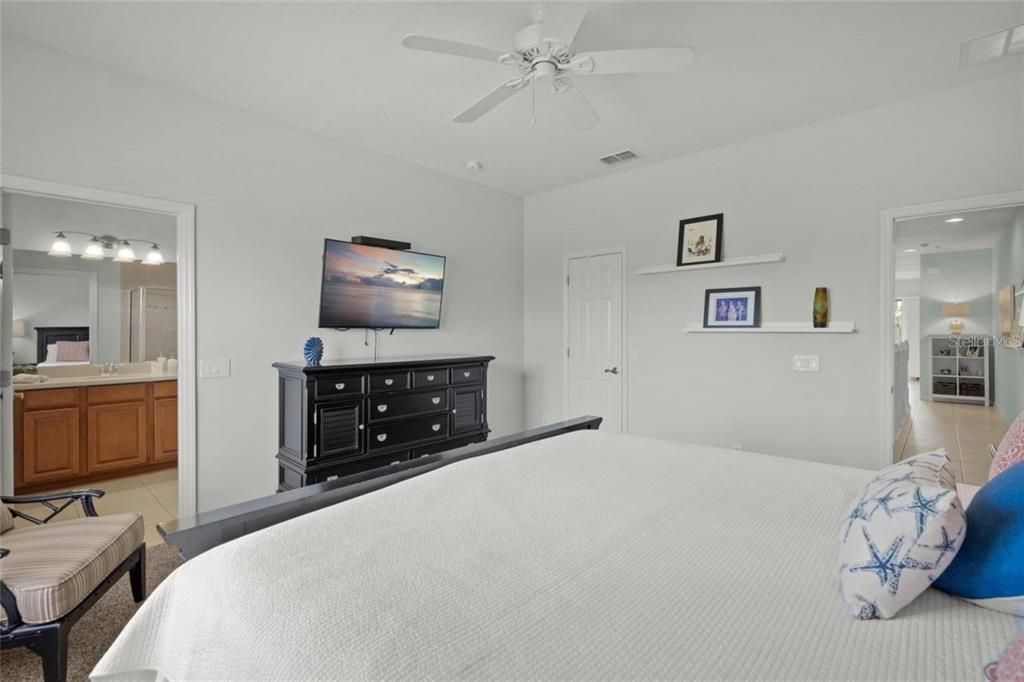 For Rent: $2,100 (2 beds, 2 baths, 1228 Square Feet)