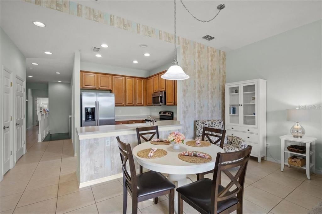 For Rent: $2,100 (2 beds, 2 baths, 1228 Square Feet)