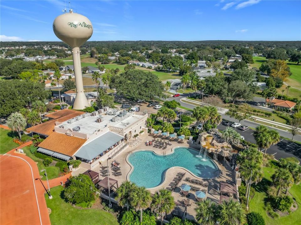 For Sale: $204,900 (2 beds, 2 baths, 1324 Square Feet)