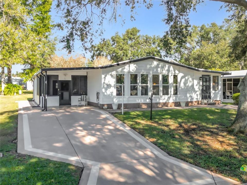 For Sale: $204,900 (2 beds, 2 baths, 1324 Square Feet)