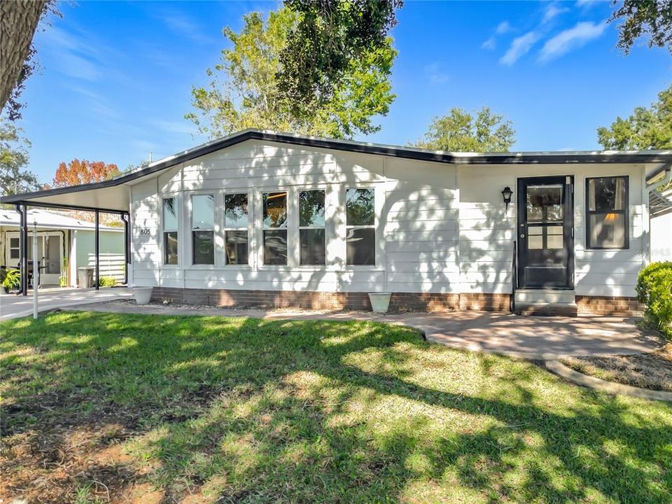 For Sale: $204,900 (2 beds, 2 baths, 1324 Square Feet)