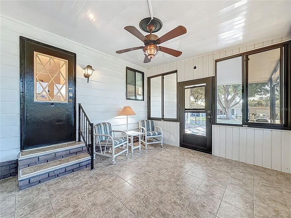 For Sale: $204,900 (2 beds, 2 baths, 1324 Square Feet)