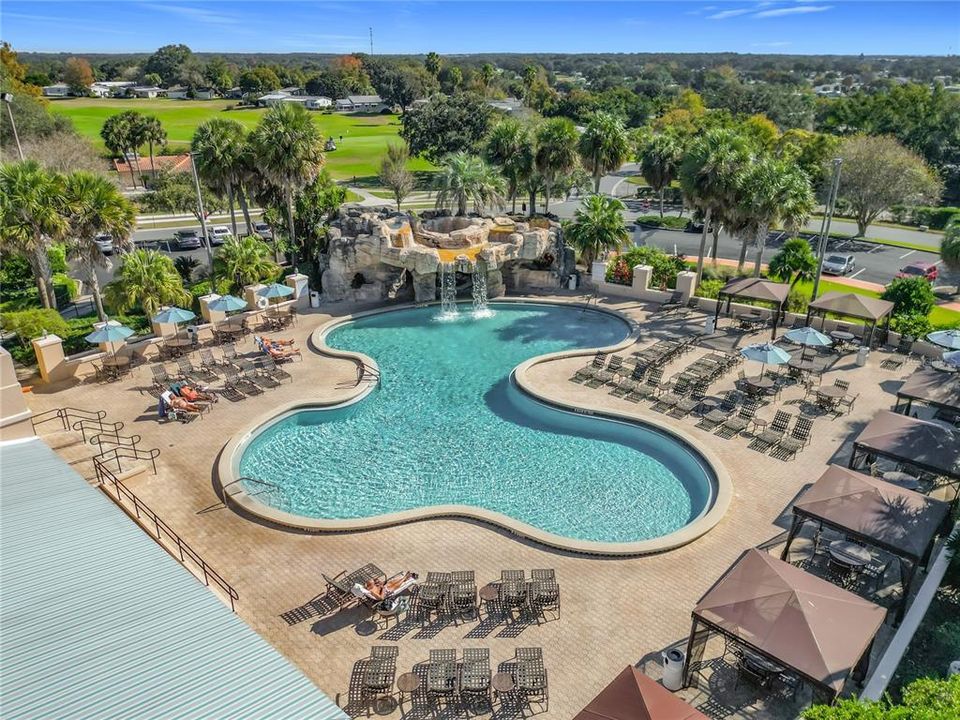 For Sale: $204,900 (2 beds, 2 baths, 1324 Square Feet)