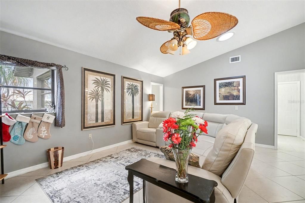 待售: $899,000 (3 贝兹, 2 浴室, 2538 平方英尺)