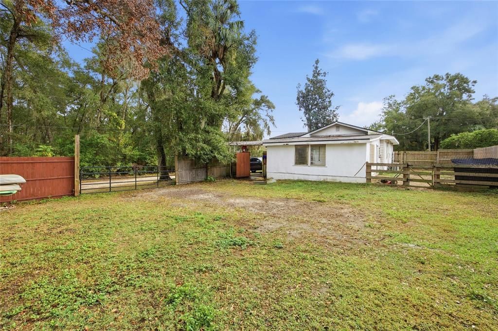 待售: $189,000 (2 贝兹, 1 浴室, 964 平方英尺)