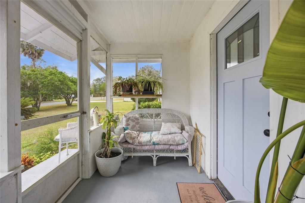 待售: $189,000 (2 贝兹, 1 浴室, 964 平方英尺)