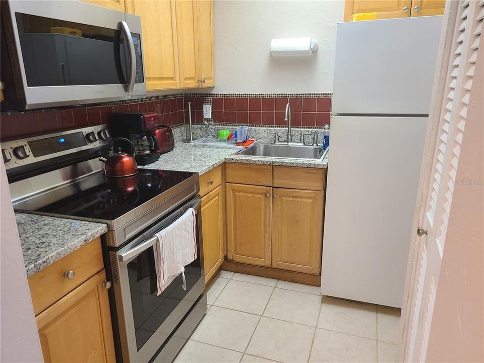 For Rent: $1,550 (1 beds, 1 baths, 663 Square Feet)